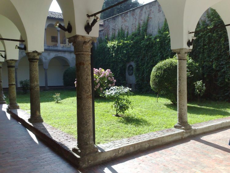 http://www.unipel.net/www.unipel.net/images%5Cnew_ChiostridellUmanitaria%5B1%5D.jpg